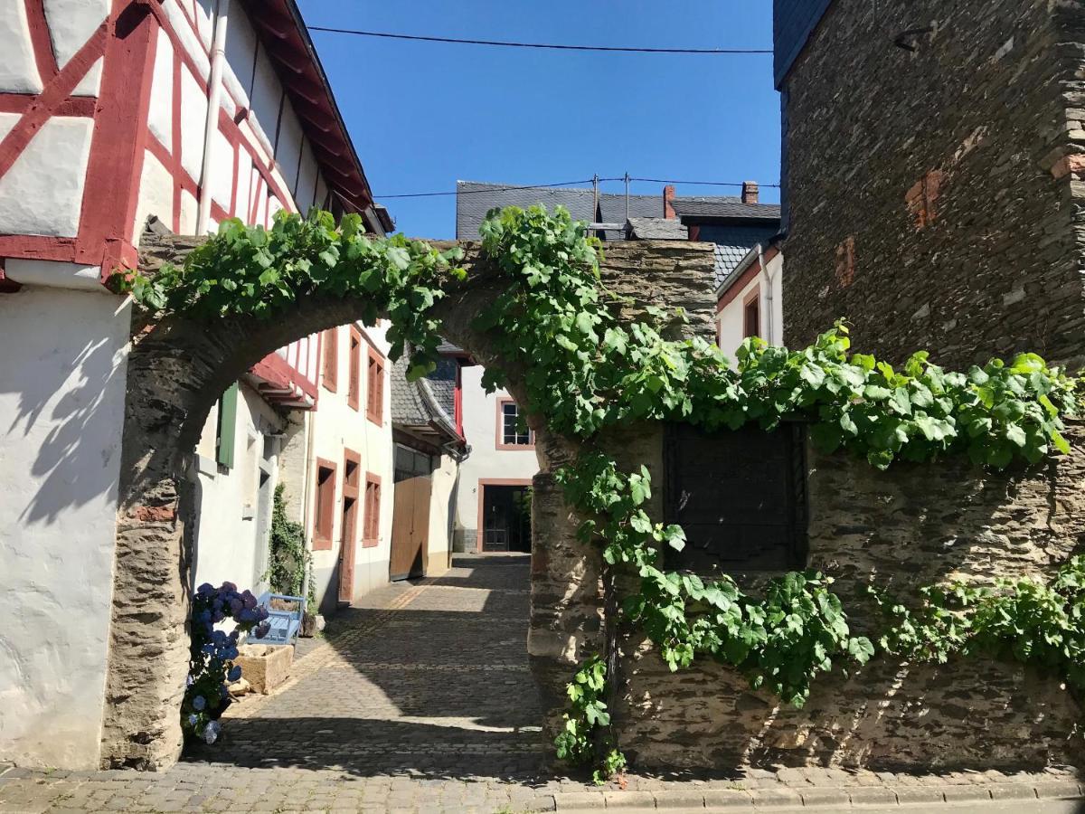 Alter Posthof Lieser Buitenkant foto